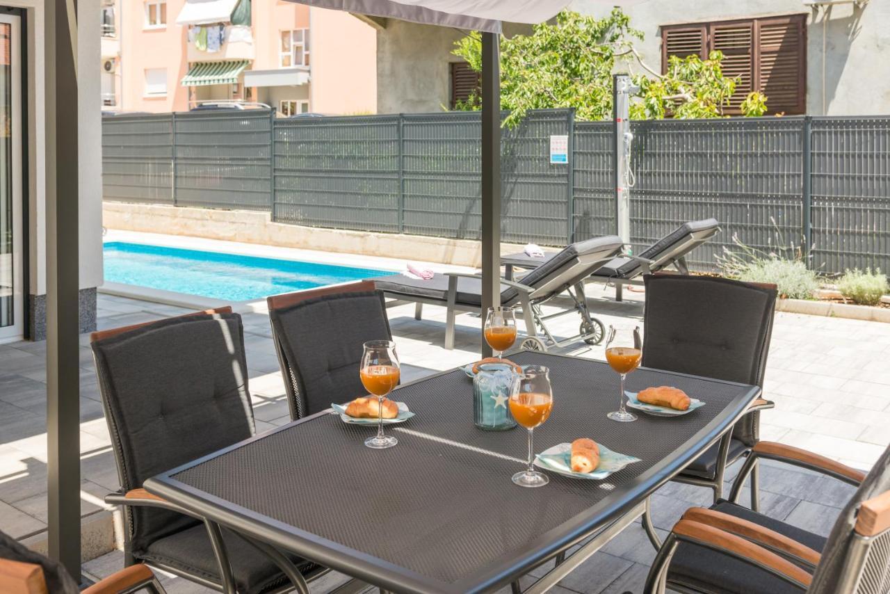 New, Private Heated Swimming Pool, Free Parking, Trogir Centar Apartment Exterior foto