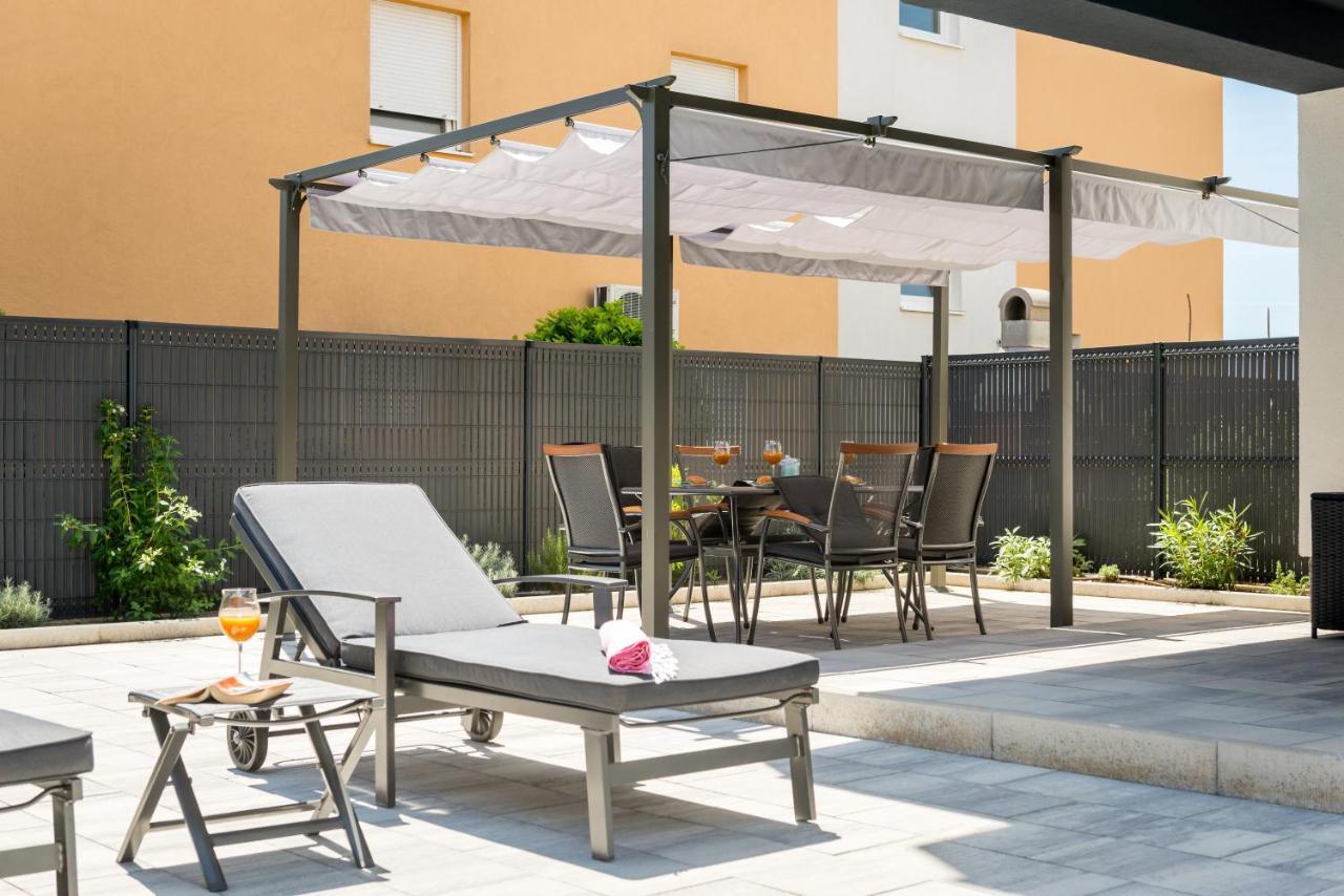 New, Private Heated Swimming Pool, Free Parking, Trogir Centar Apartment Exterior foto