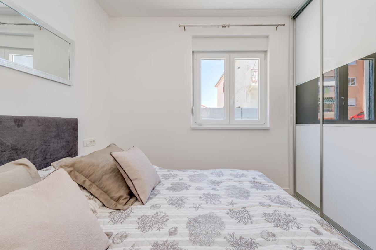 New, Private Heated Swimming Pool, Free Parking, Trogir Centar Apartment Exterior foto