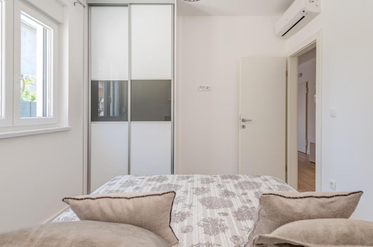 New, Private Heated Swimming Pool, Free Parking, Trogir Centar Apartment Exterior foto