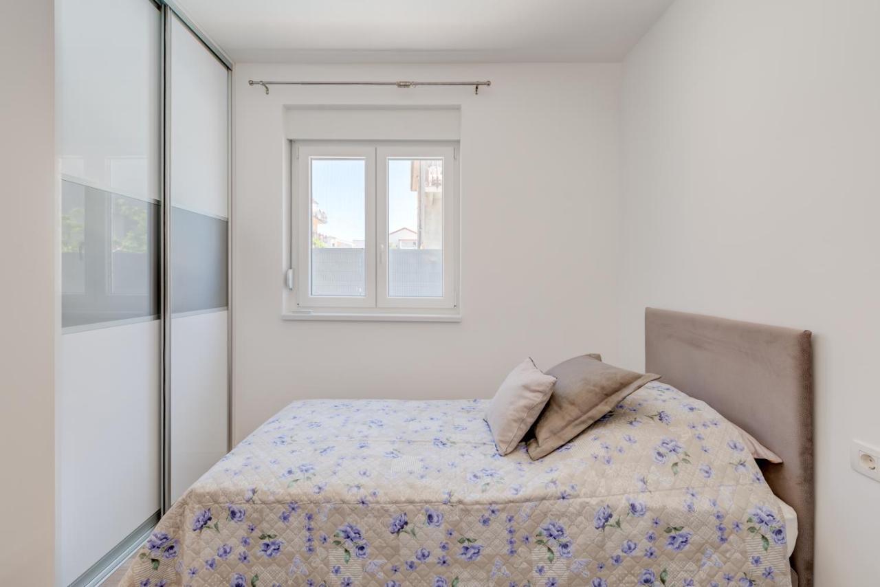 New, Private Heated Swimming Pool, Free Parking, Trogir Centar Apartment Exterior foto