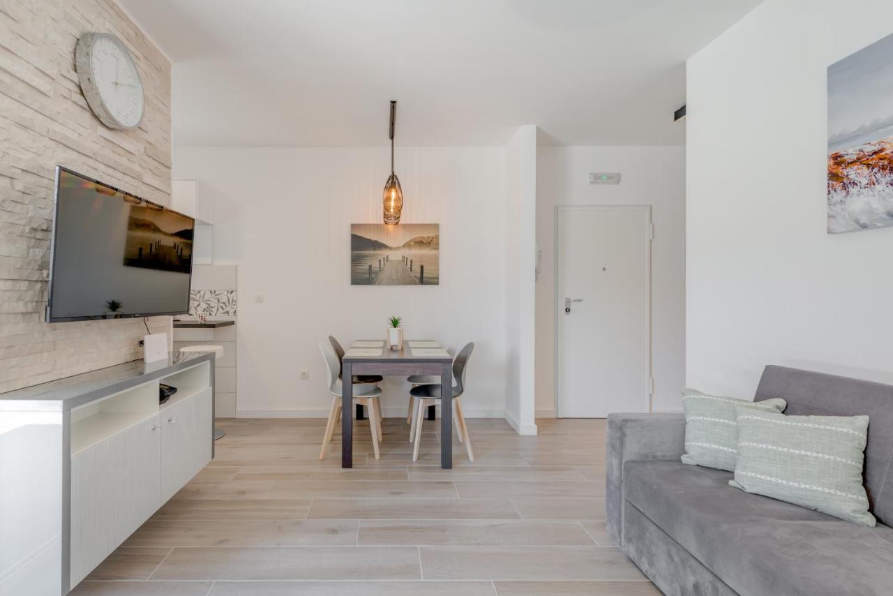 New, Private Heated Swimming Pool, Free Parking, Trogir Centar Apartment Exterior foto