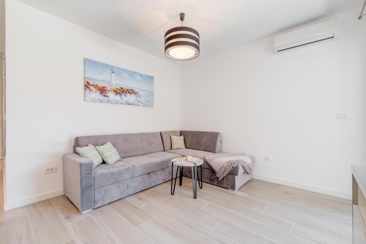 New, Private Heated Swimming Pool, Free Parking, Trogir Centar Apartment Exterior foto